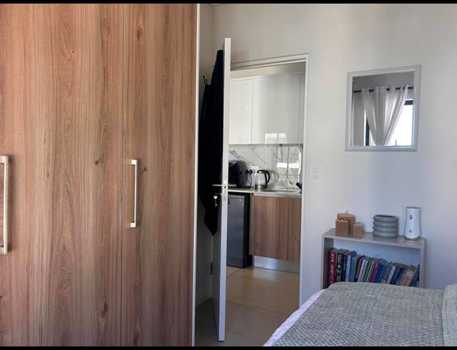 1 BEDROOM APARTMENT FOR SALE IN SANDOWN